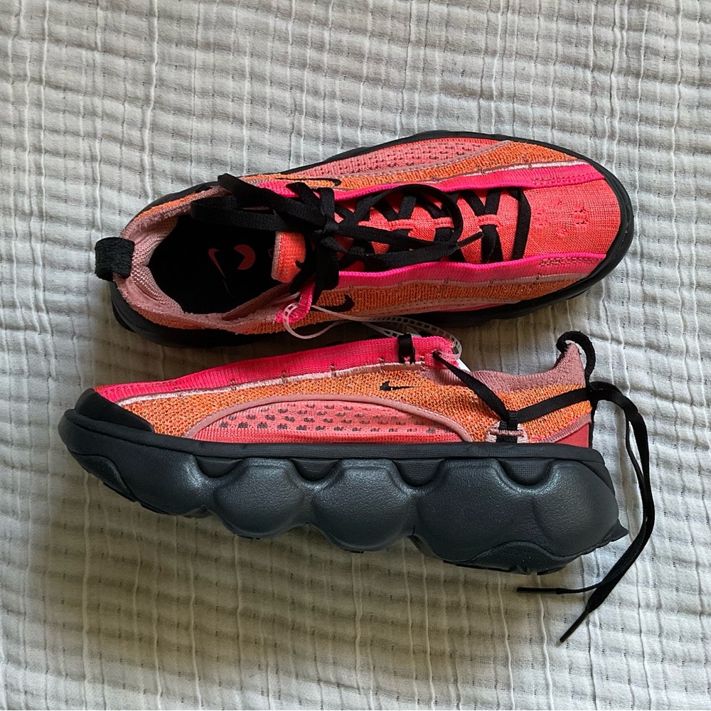 Nike W Flyknit Bloom Hot Punch Red Stardust Dark Gray Black FD2149-600 Size 6